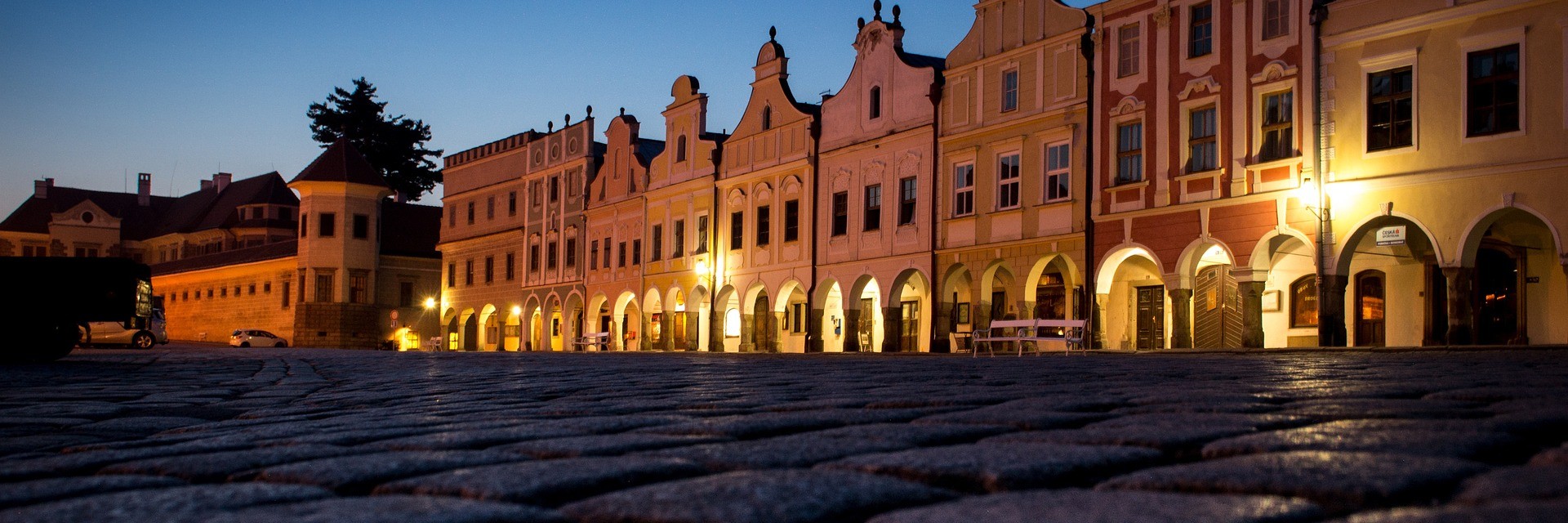 namesti_telc.jpg